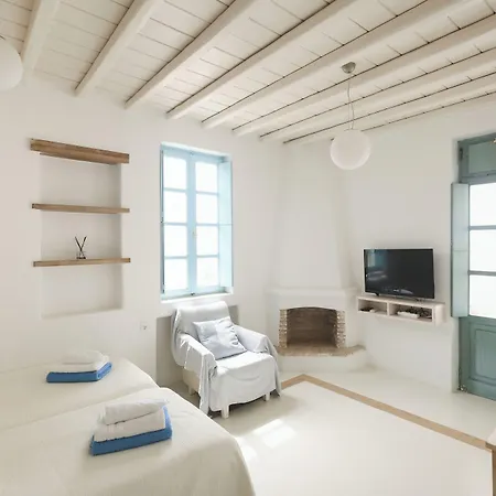 מלון דירות Mykonos Pantheon 4*