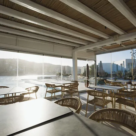 Ξενοδοχείο με διαμερίσματα Mykonos Pantheon